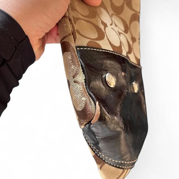 Coach Signature Collection Gallery Style East West Handbag 🪐 - Picture 7 of 8